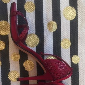 White House/black market heels